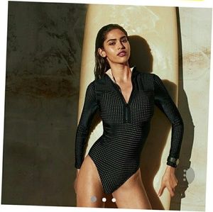 Fabletics VALENTINA RASHGUARD swim Suit